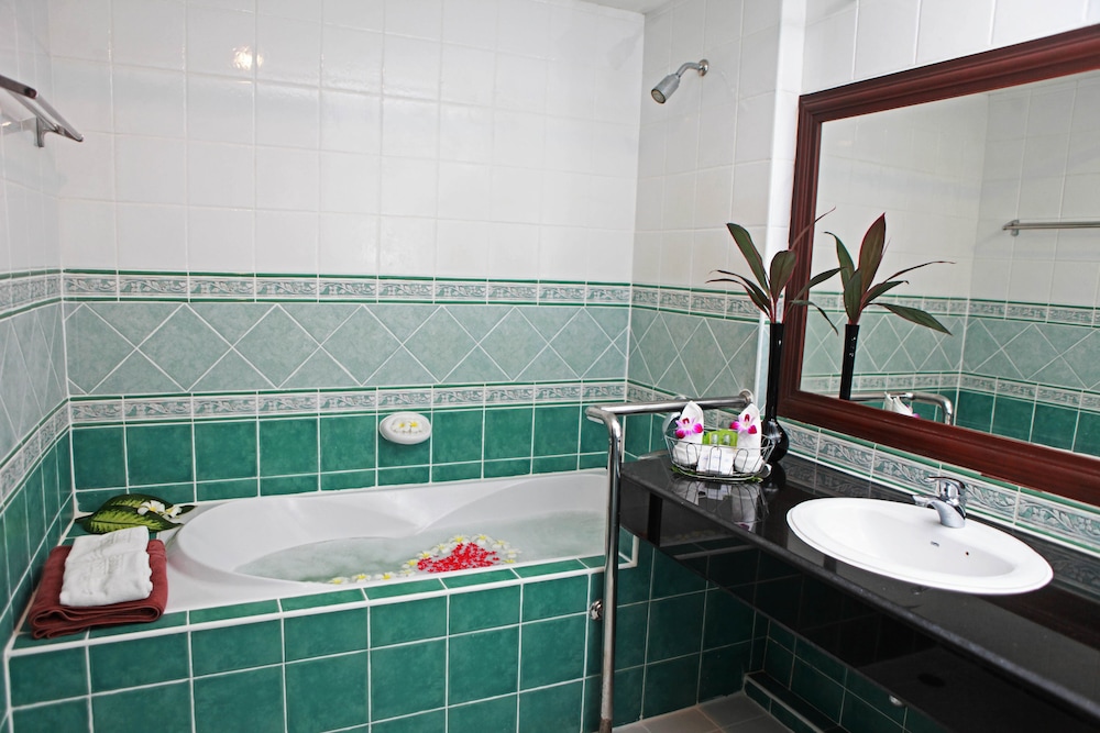 Samui First House 49/50