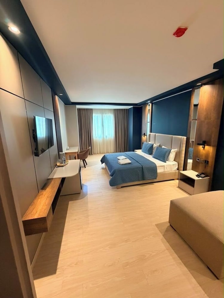 LB Suite Hotel 16/51