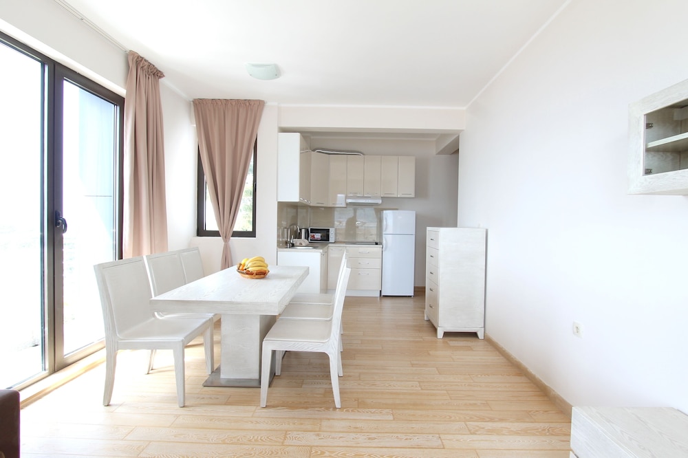 Apartments Aqua 32/66