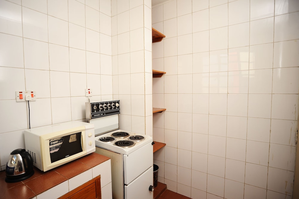 Kenya Comfort Hotel 33/69