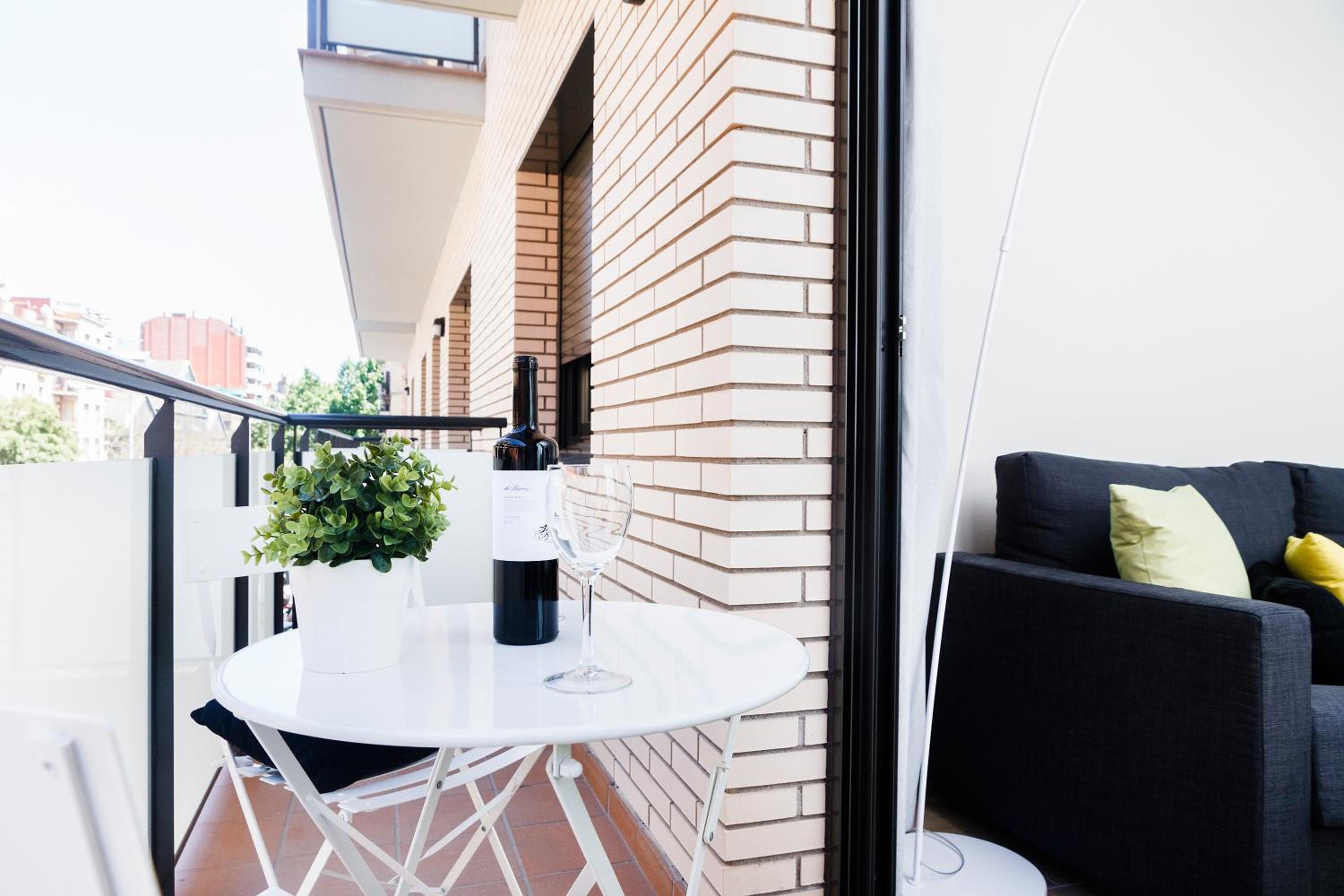 Feelathome Plaza Apartments 32/51