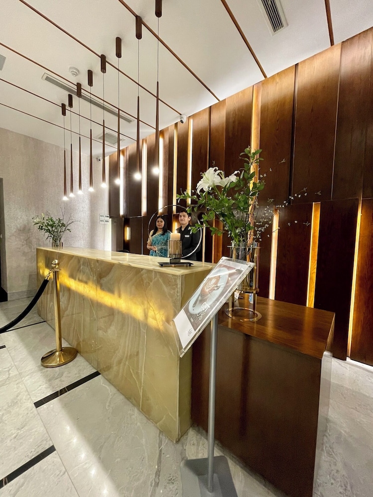 Empyrean Hotel 6/50
