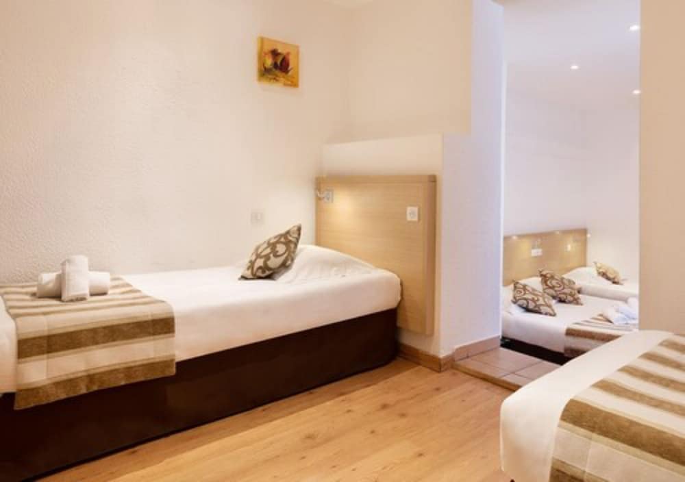 Hotel Holzer li 25/66
