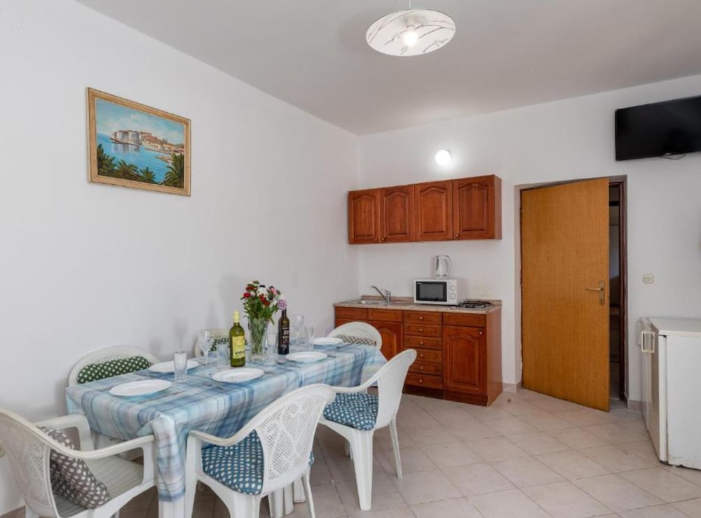 VILLA VALJALO 33/50