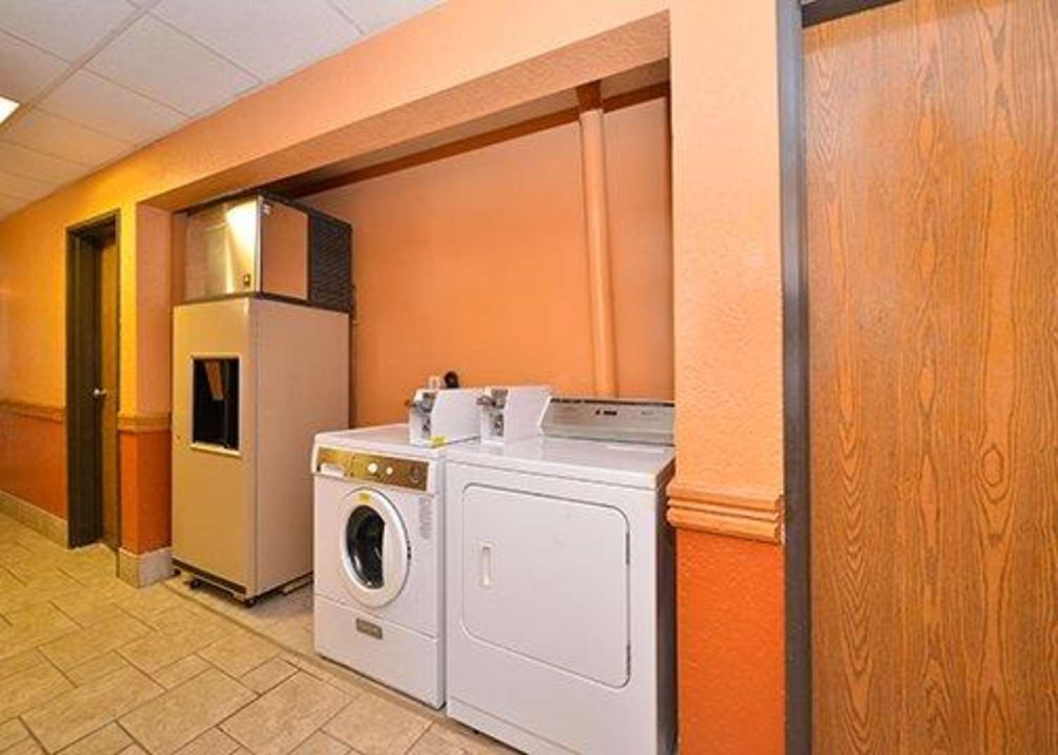 Quality Inn & Suites Grinnell near University 2/9