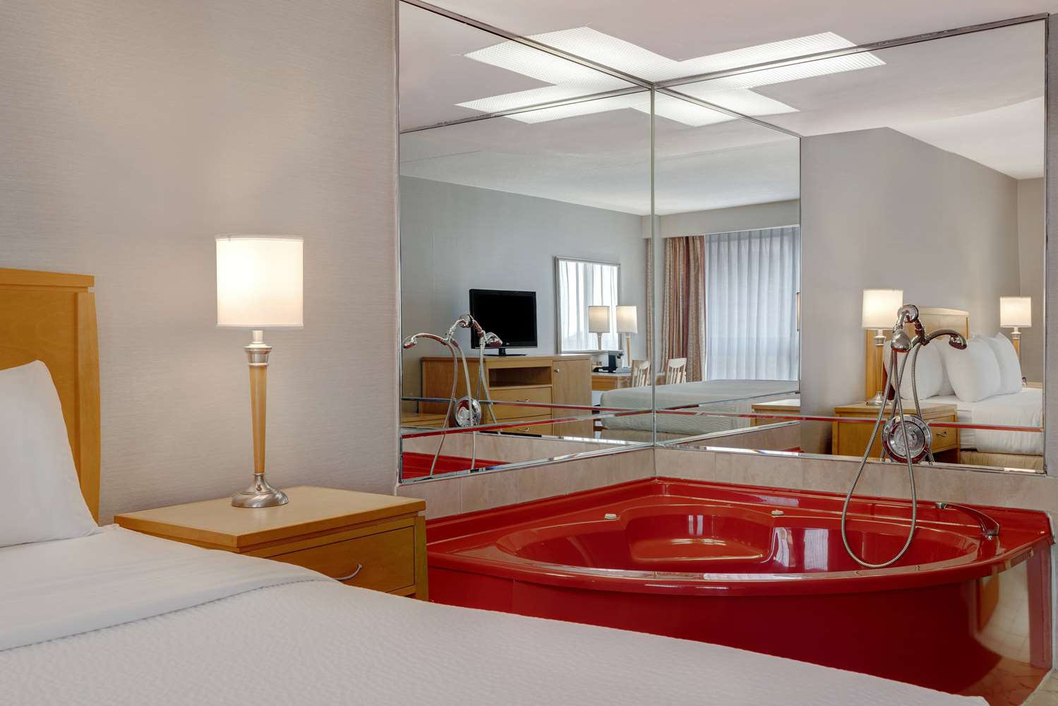 Days Inn By Wyndham Niagara Falls Near The Falls 44/44