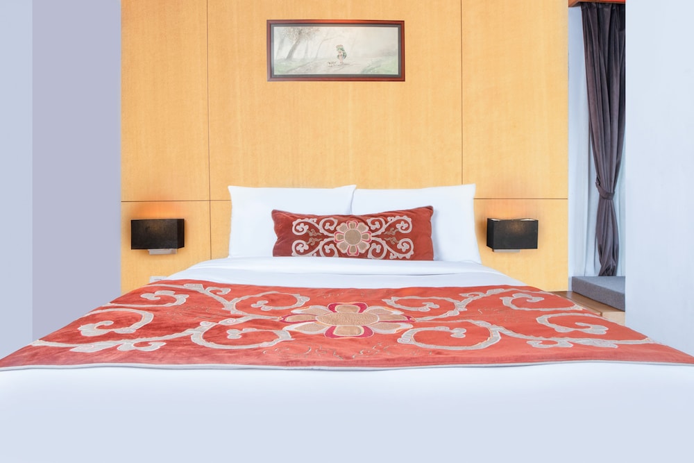 Deluxe, Queen Bed, with View
