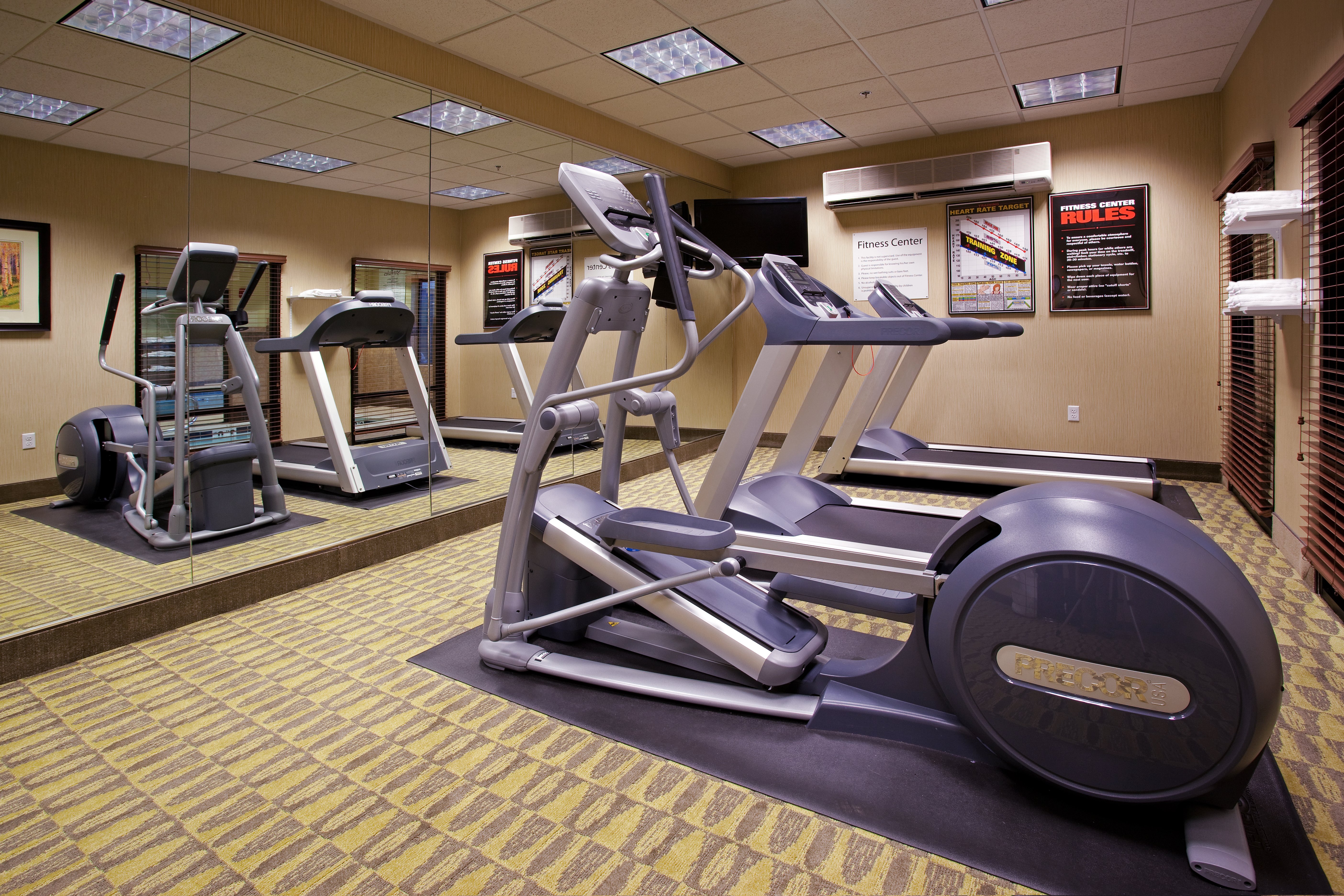 Holiday Inn Express Hotel Suites Logan 52/79