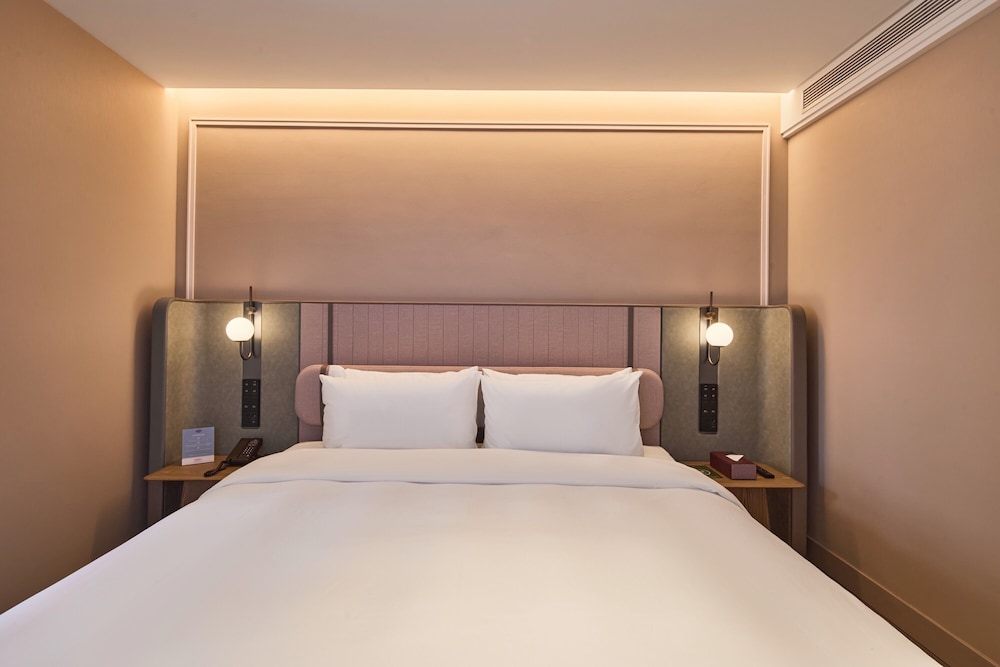 Mercure Hangzhou West Lake Fengqi Road 18/50