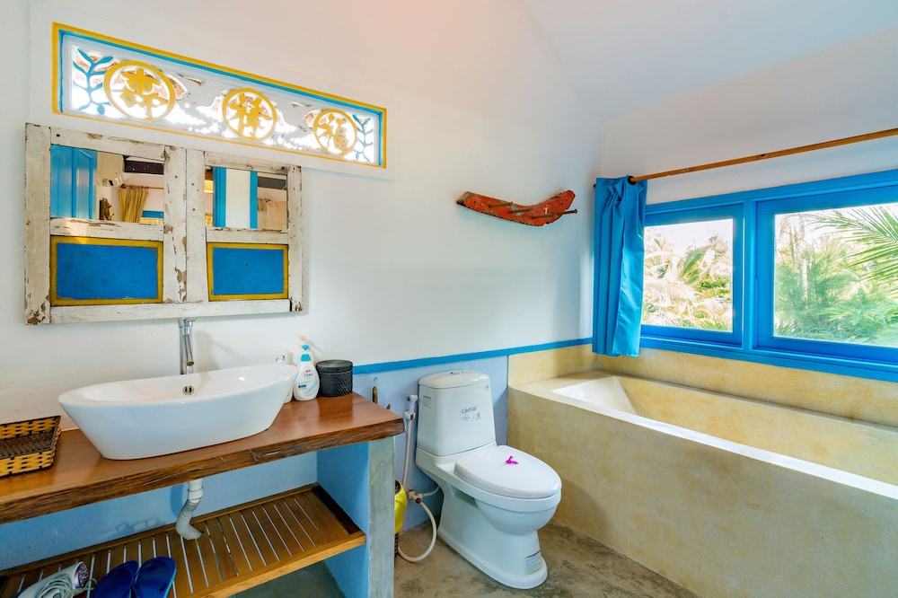 Ocean House 38/39
