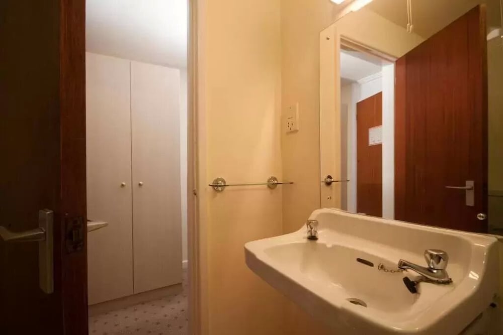 Norfolk Hotel 56/58