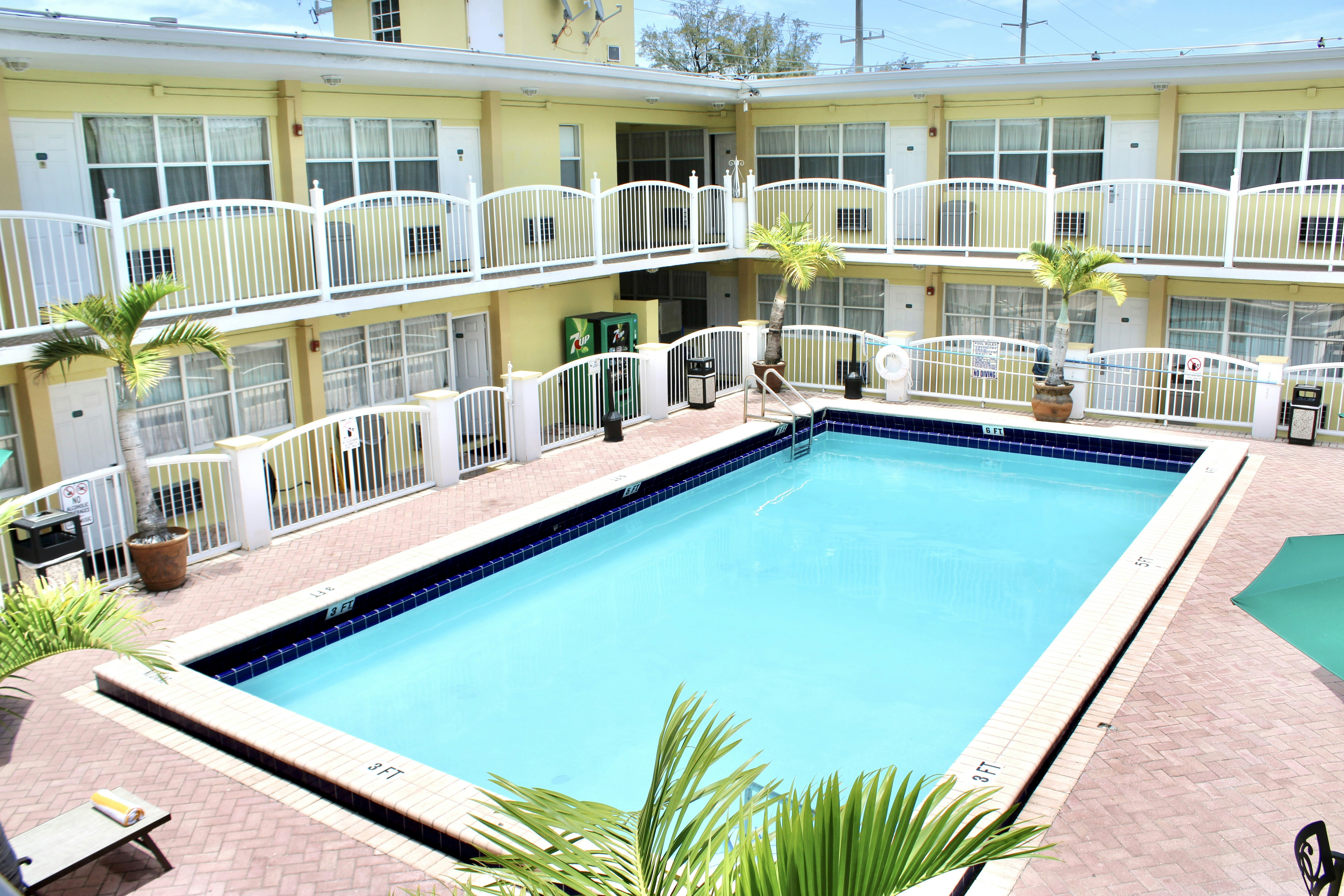Beach Place Hotel 4/39