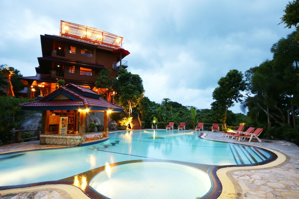 Sea Breeze Resort 7/68