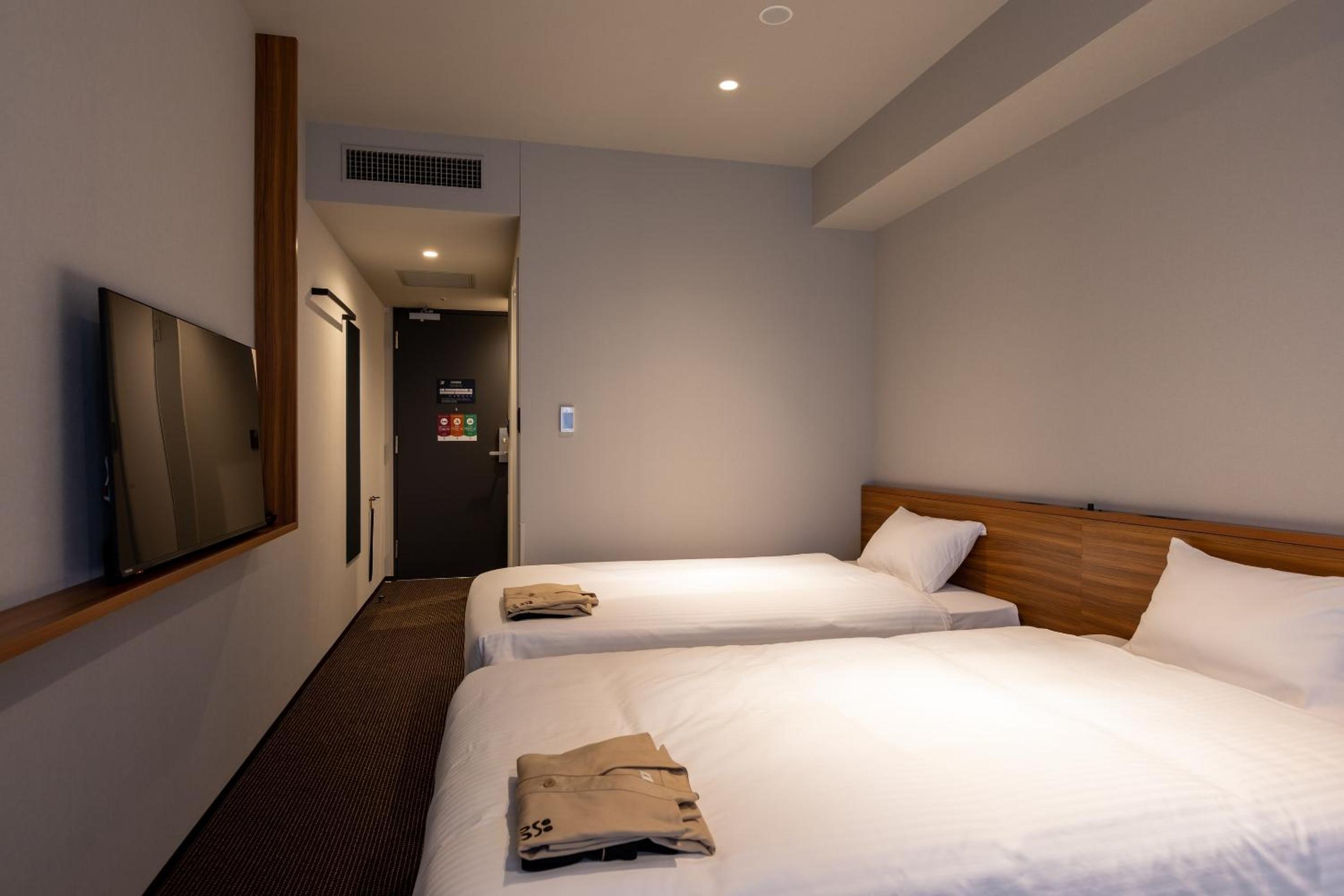 Standard, Twin Beds