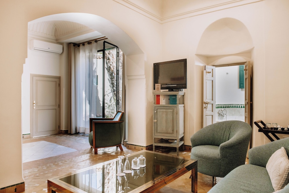 Riad Les Deux Tours 48/75