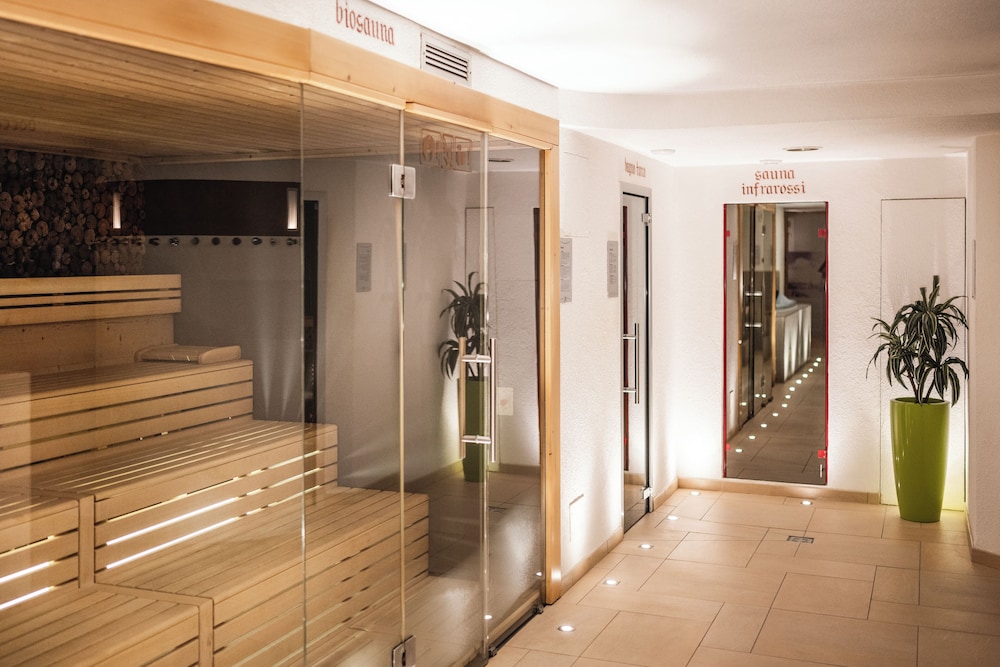 Hotel Ladinia 7/50