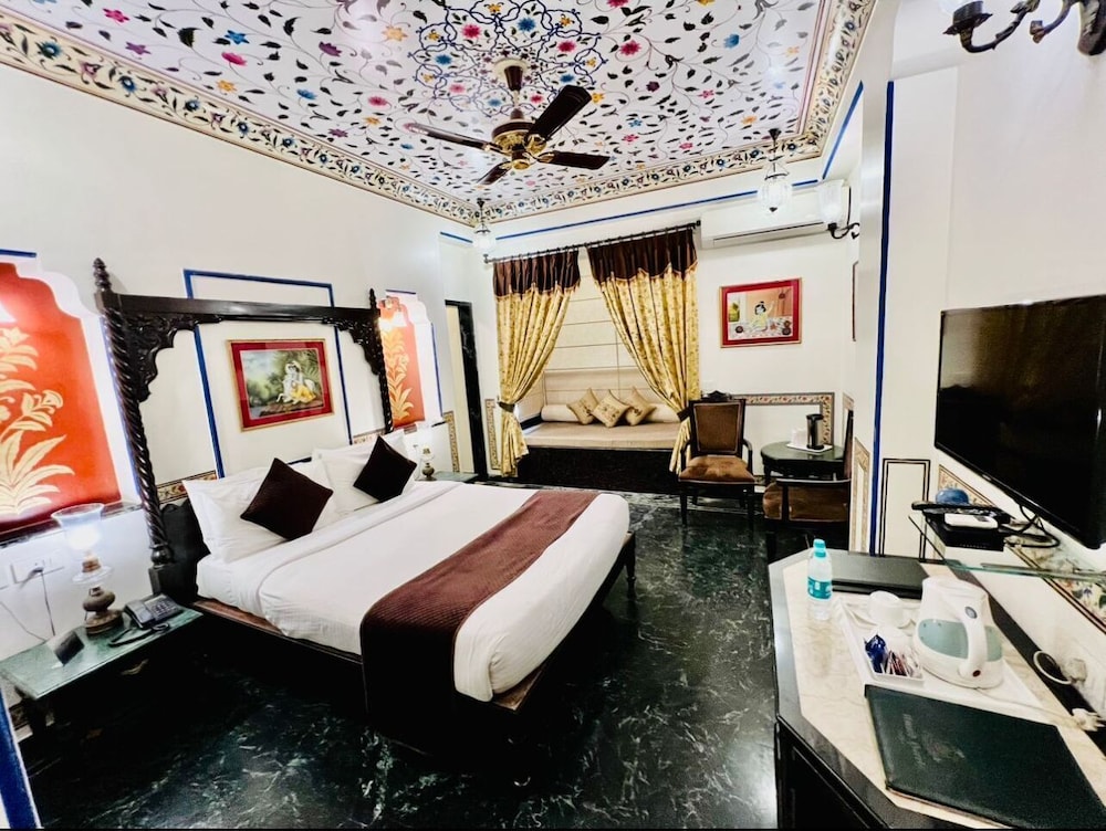 Umaid Mahal 28/66