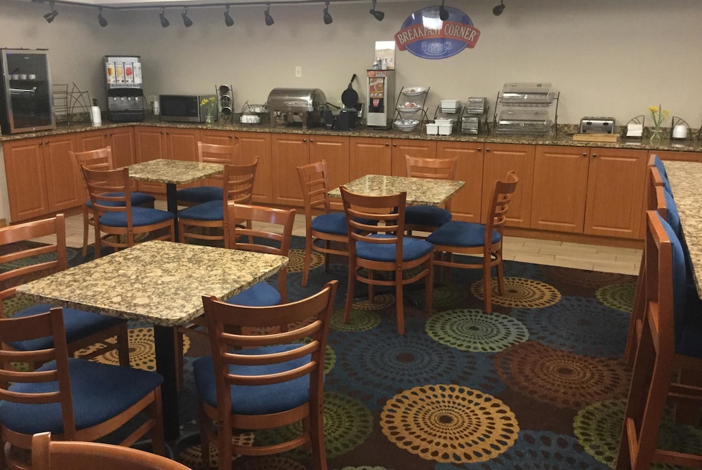 Baymont by Wyndham Mishawaka South Bend Area 37/49