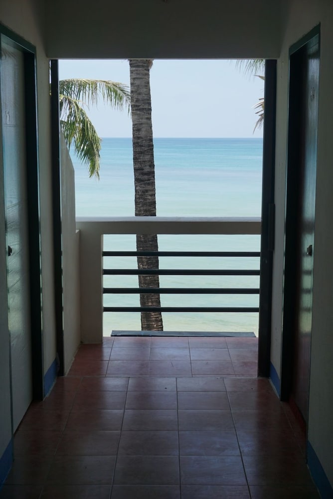 Benjamin Resort 44/74