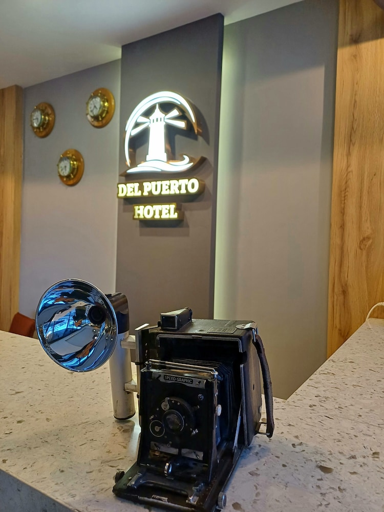 Del Puerto Hotel Aliaga 19/37