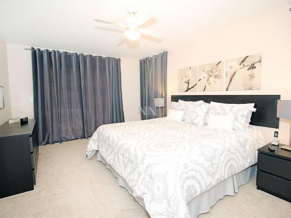 Regal Oaks Resort Vacation Townhomes by IDILIQ 40/89