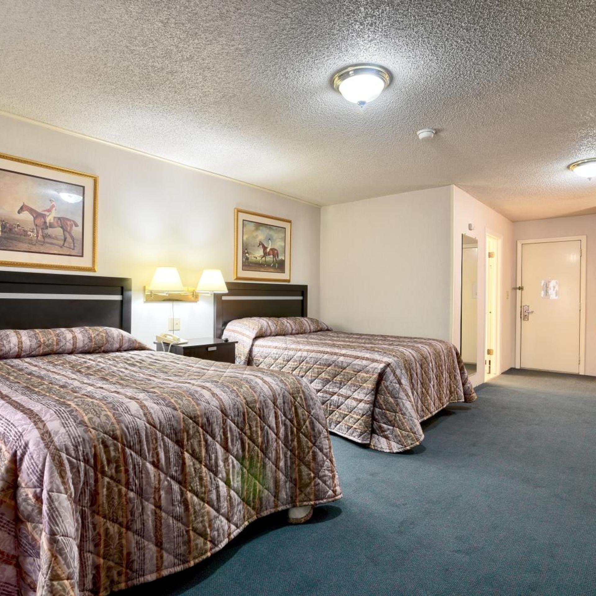 Room, Double Bed, Court Side View