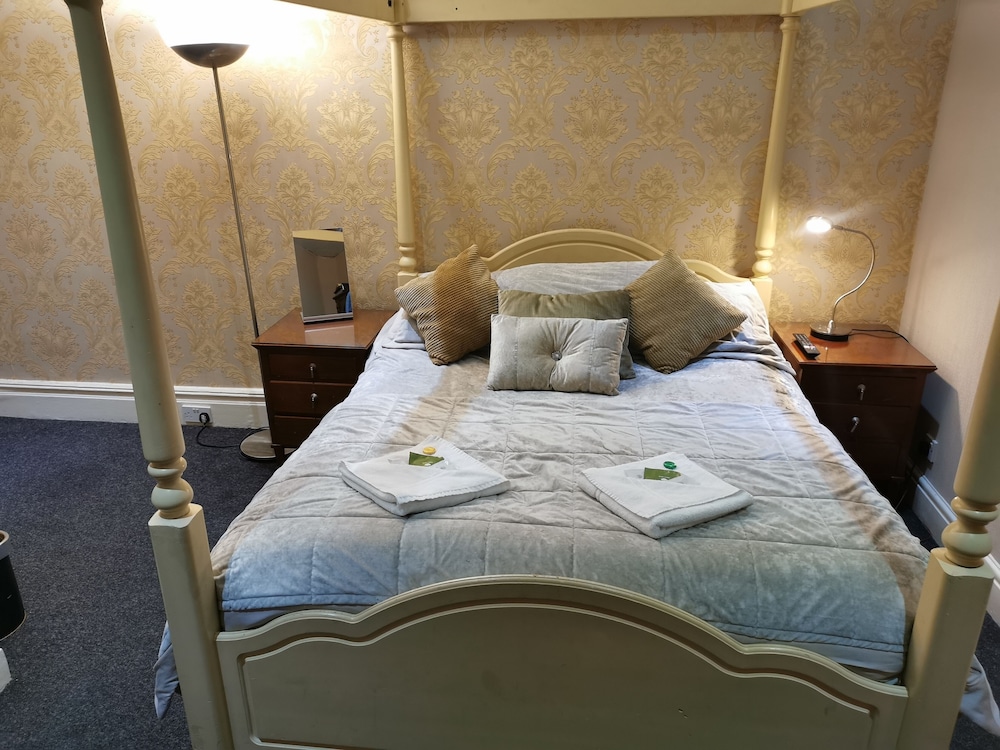 The New Oxford Hotel 26/43