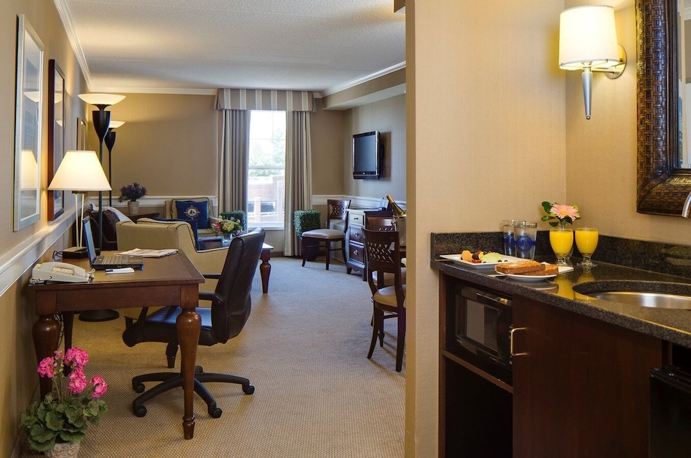 Salem Waterfront Hotel and Suites 40/45