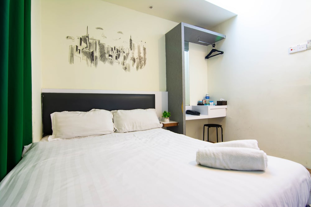 Hotel Zamburger Plaza Mahkota 22/67