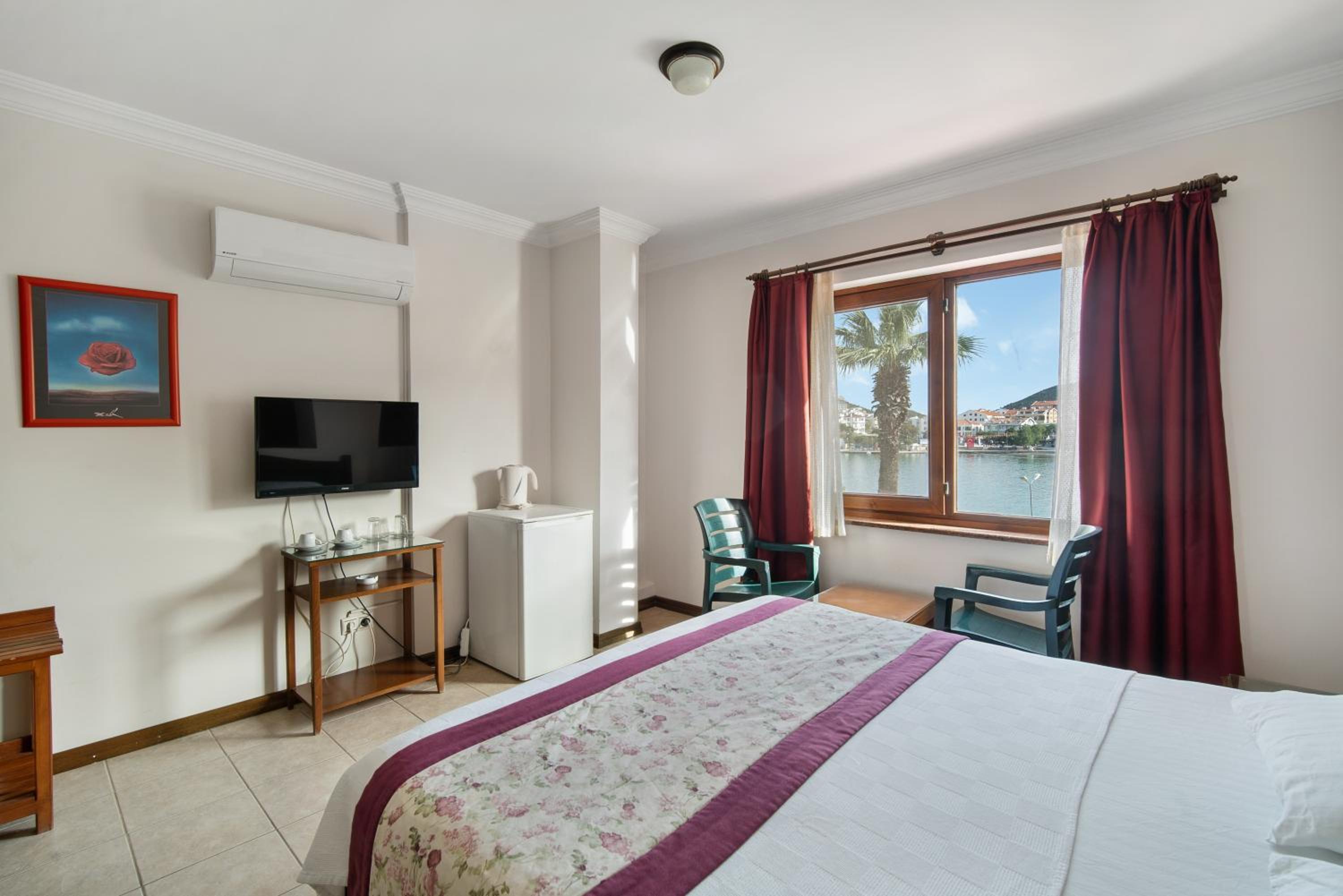 Standard, Double or Twin Bed