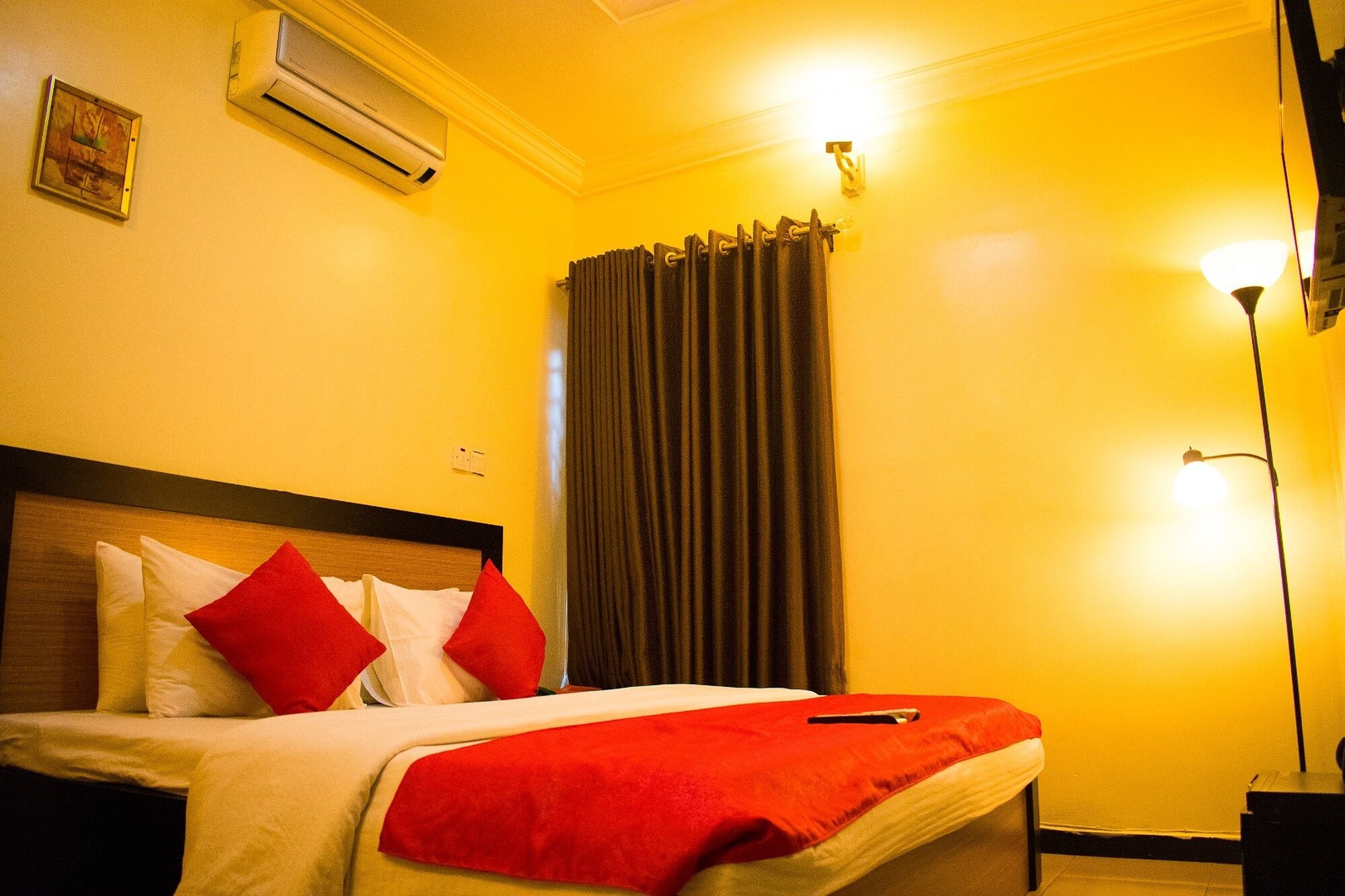 DELUXE, DOUBLE BED