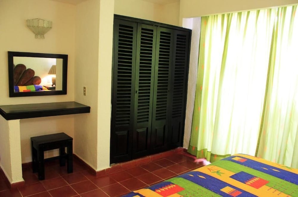 Suites Plaza del Río photo2