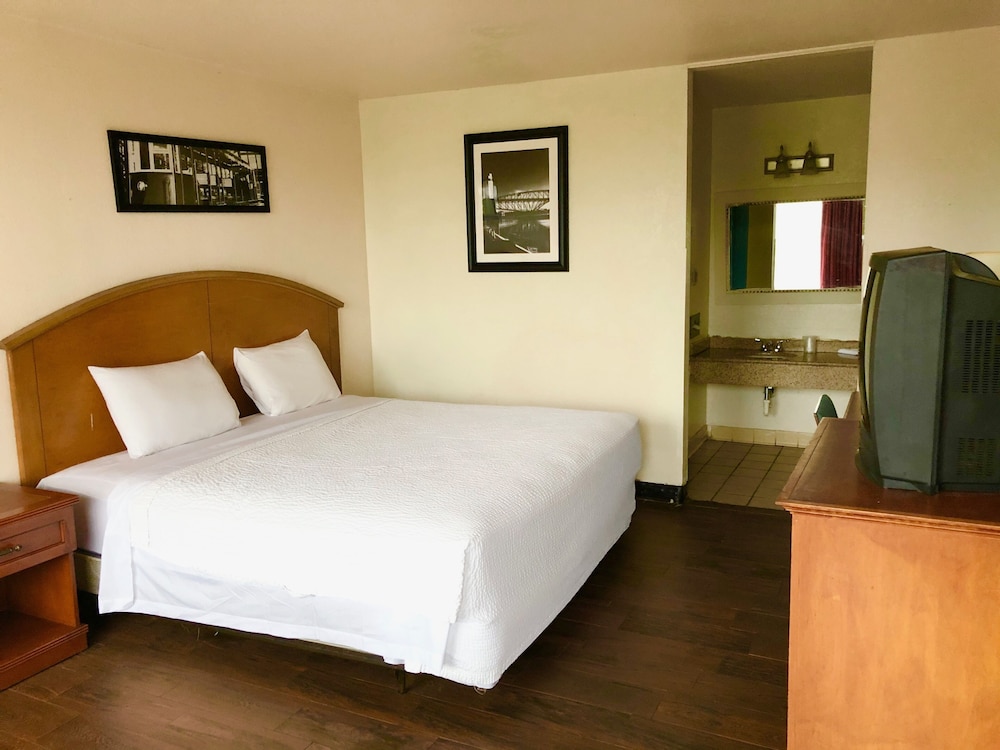 Bossier Inn And Suites 7/18