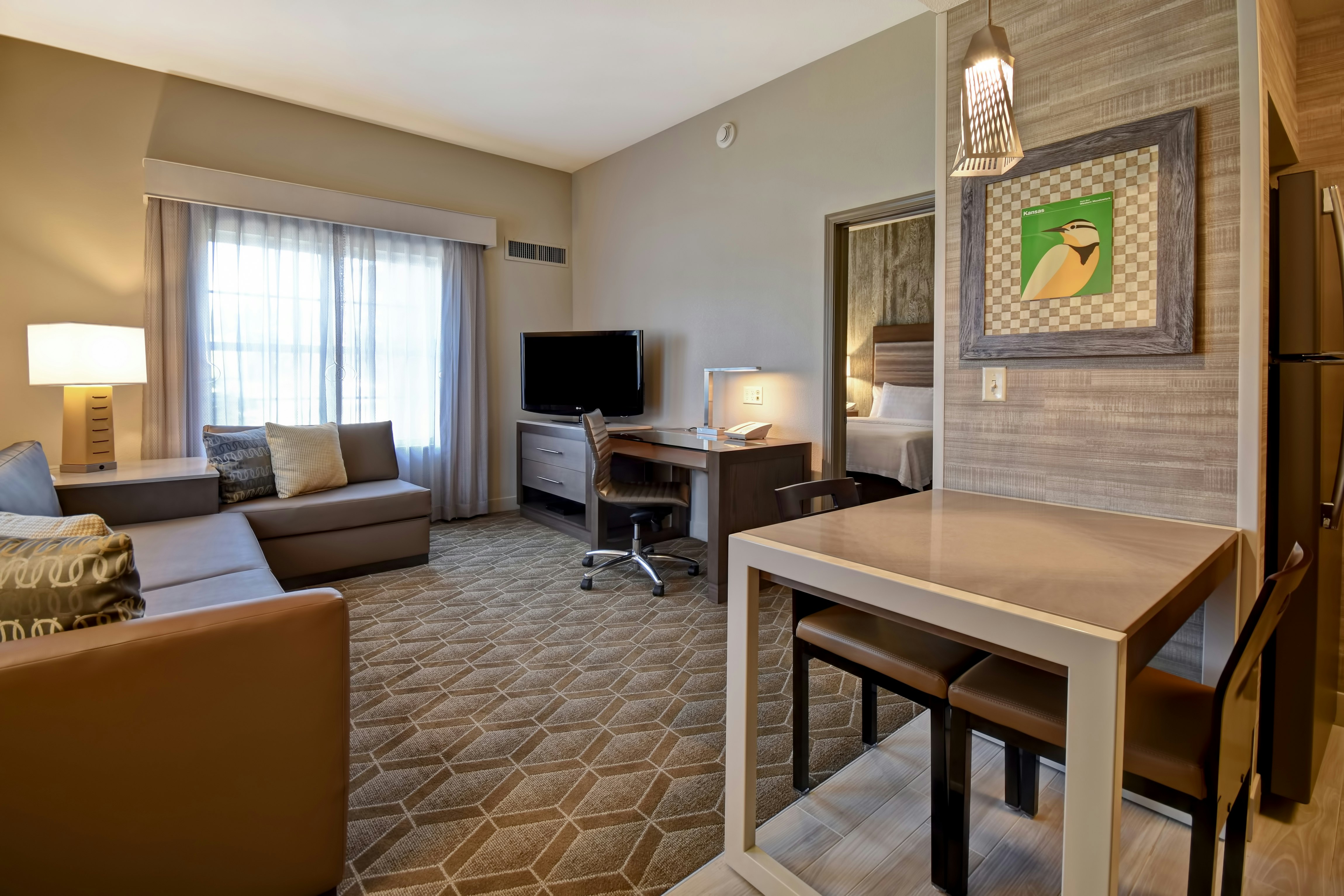 SUITE, KING BED, ACCESSIBLE
