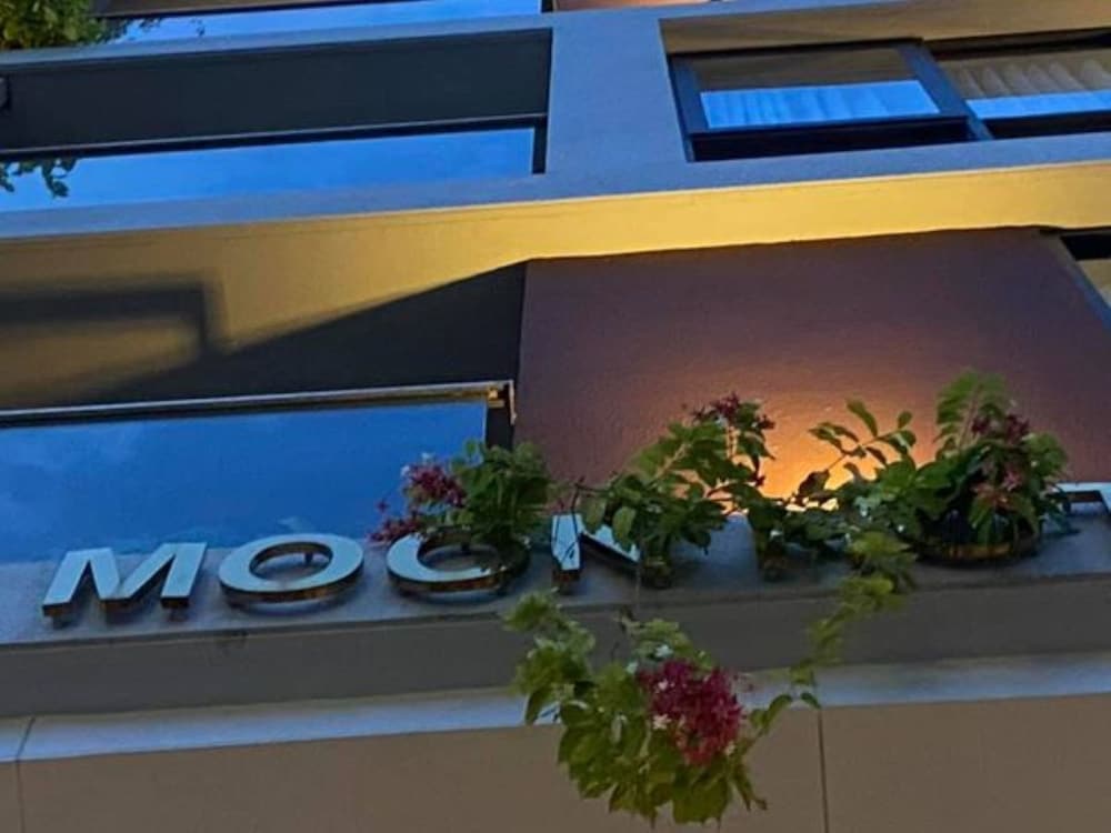 Moon Hotel & Apartment 64/75