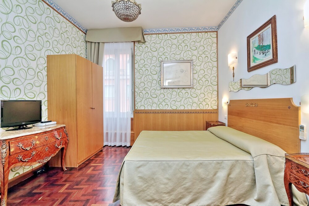 Sonnino Suite 32/59