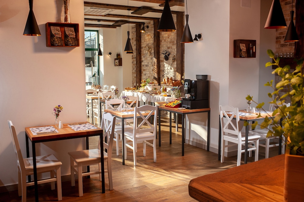 Plaza Boutique Hotel 49/68