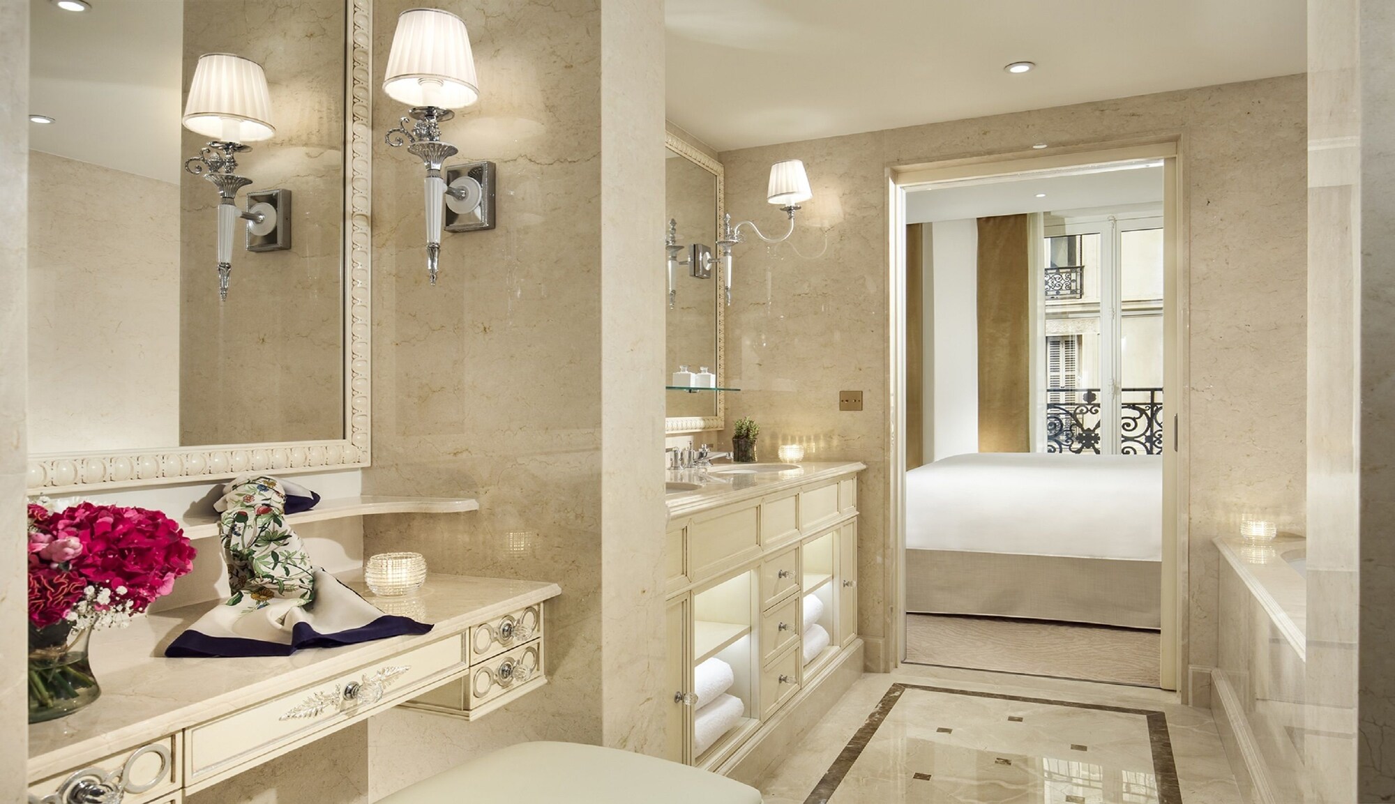 PARISIENNE, JUNIOR SUITE