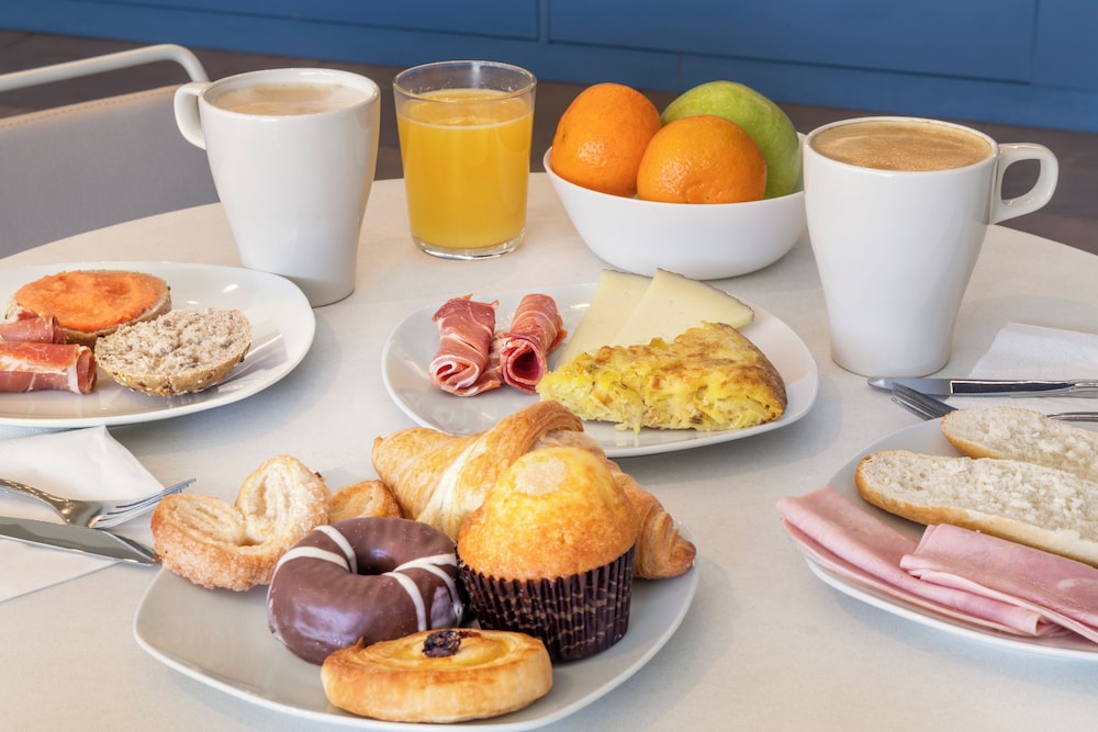 B&B HOTEL Madrid Aeropuerto T1 T2 T3 17/24