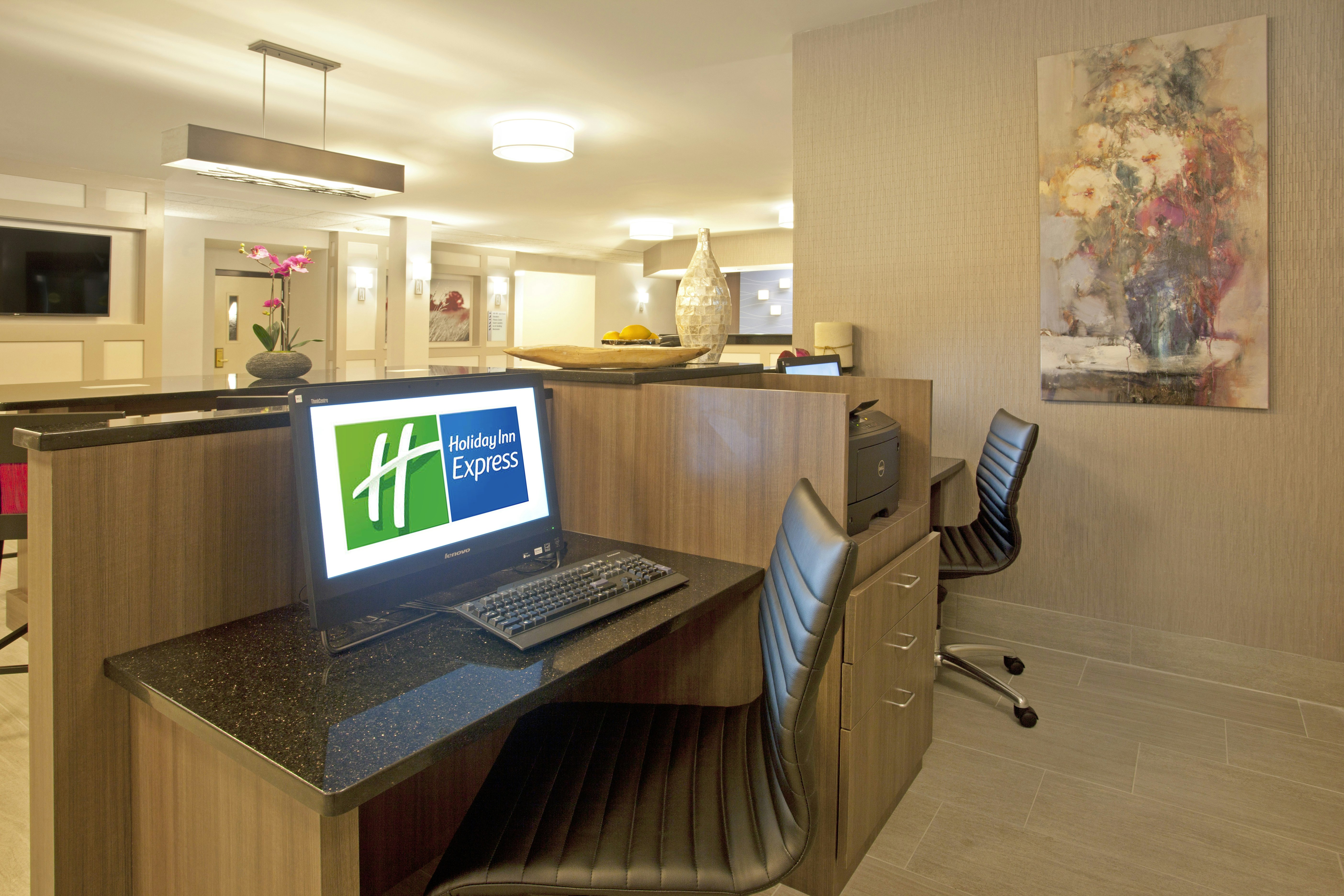 Holiday Inn Express Hotel Suites Minneapolis Minnetonka 43/49