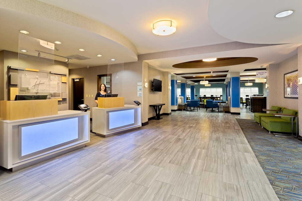 Holiday Inn Express Hotel & Suites Largo-Clearwater 4/40