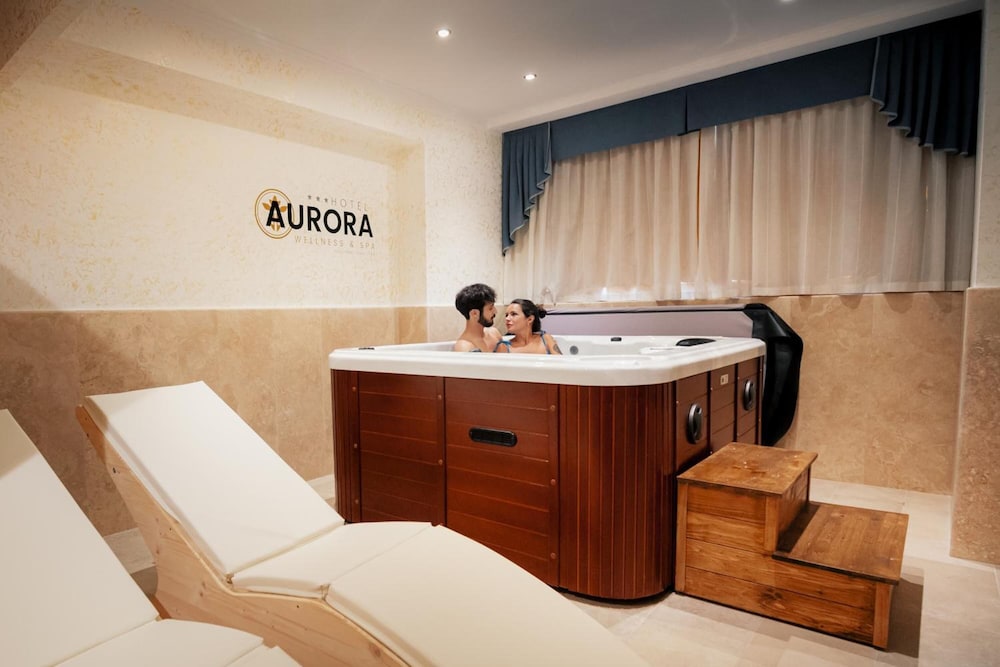 Hotel Aurora 8/62
