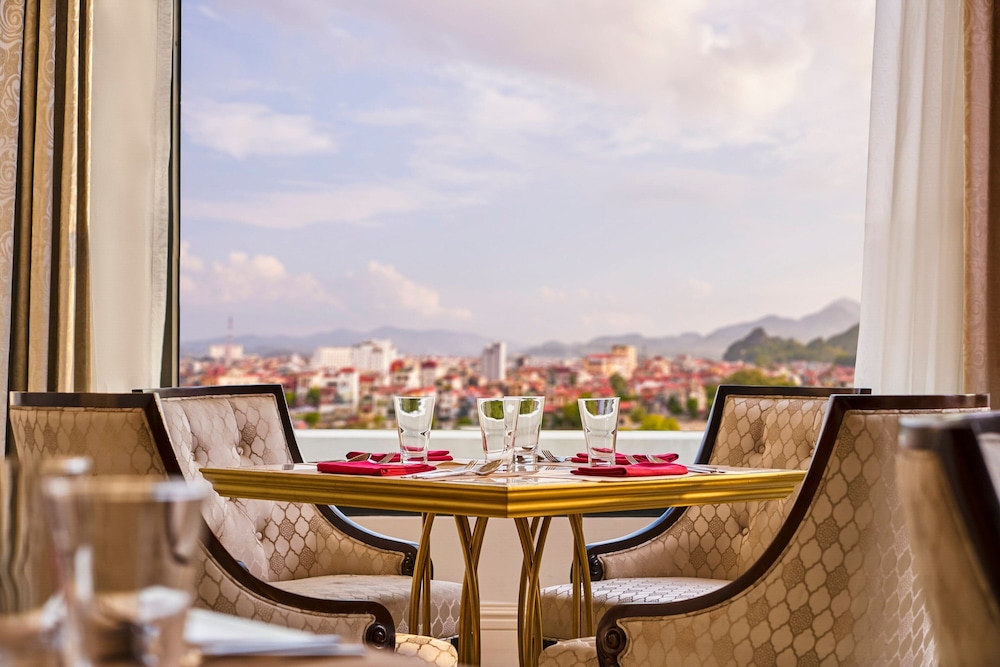 Four Points by Sheraton Lang Son 40/50