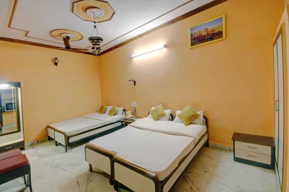 Hotel Jaisal Palace 8/42