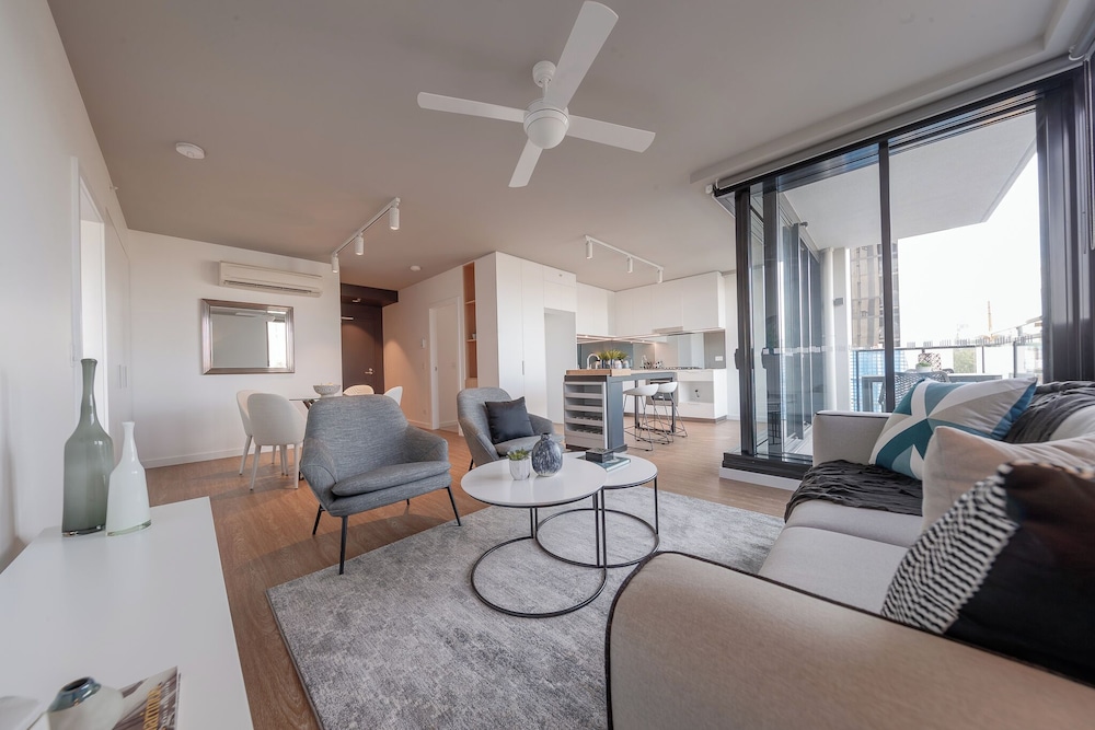 Kingstreet Residences 27/40