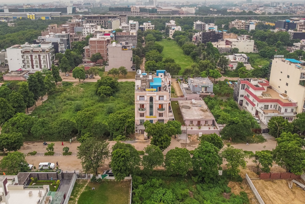 Lime Tree Hotels & Banquet Greater Noida 47/50