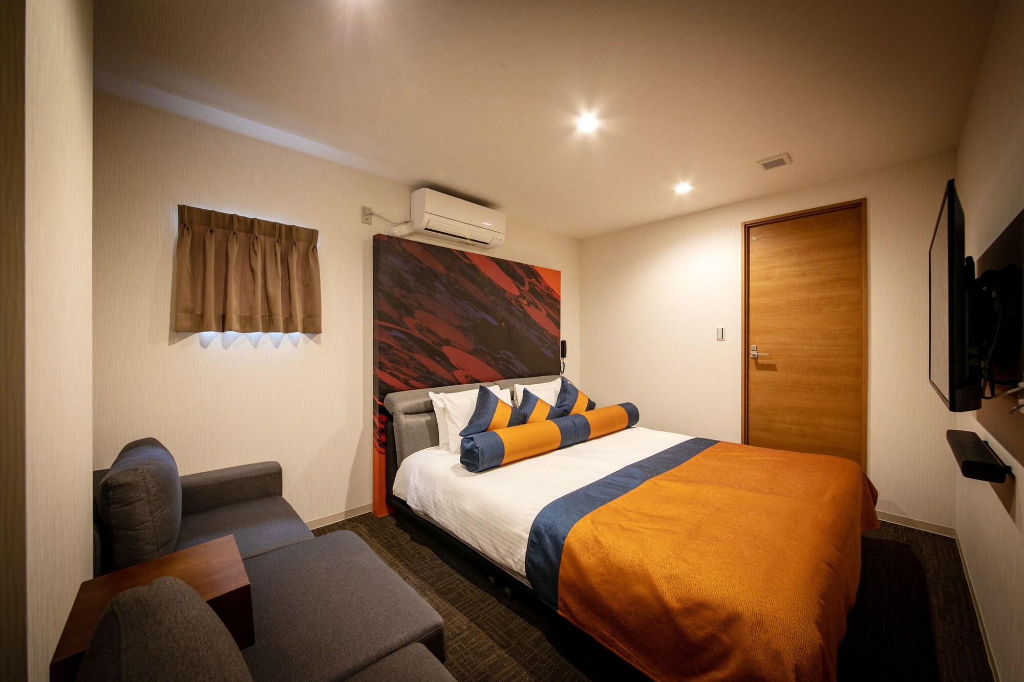 Royal, Suite, King Bed, Electronic Cigarette Only, Smoking