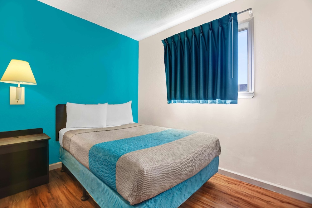 Motel6 Fort Bragg, CA 28/49