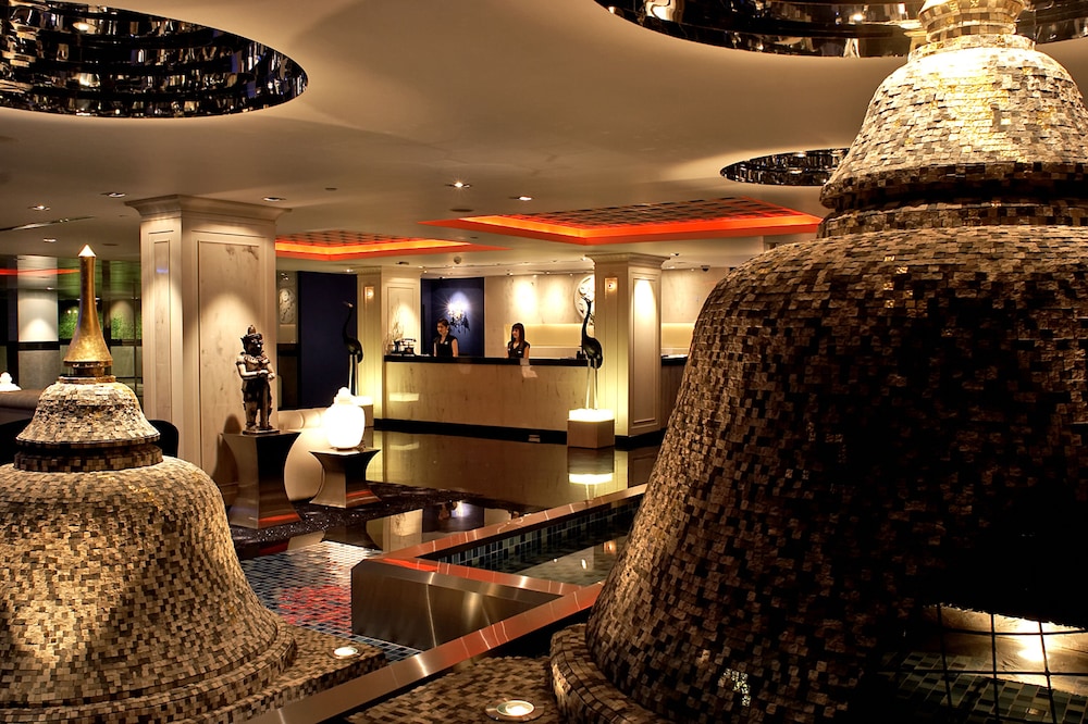 Night Hotel Bangkok (formerly Dream Hotel Bangkok) 62/81