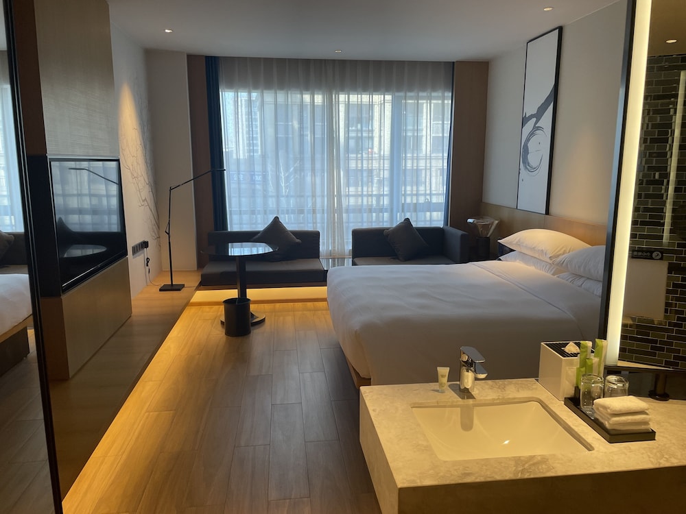 Fairfield by Marriott Hangzhou Xiaoshan 8/18